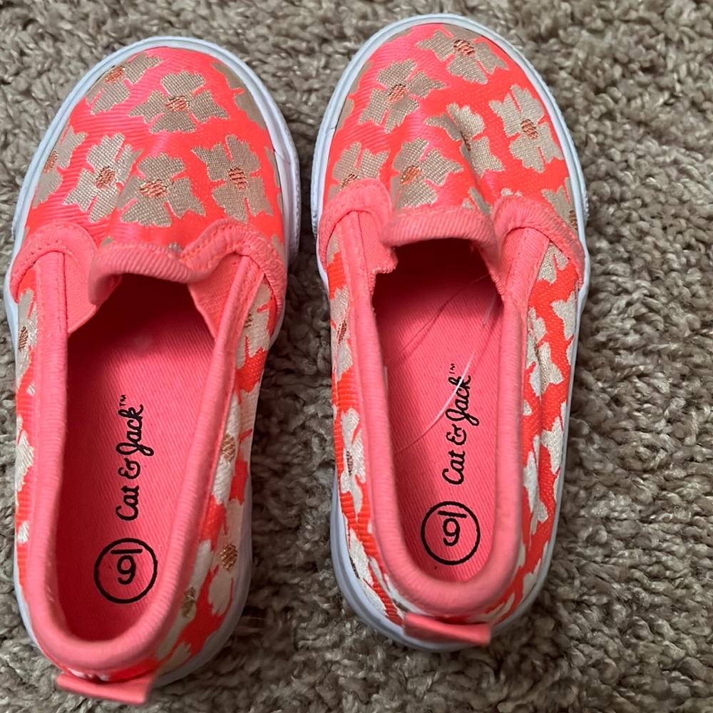 Toddler girl shoe size 6